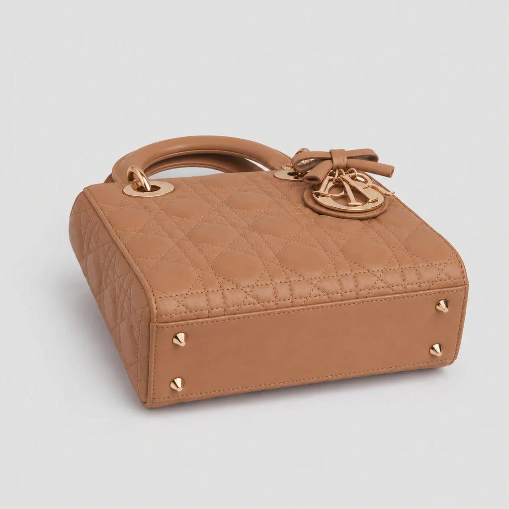 Lady Dior Cannage Lammleder Camel — Beschläge Detailansicht | Luren Authentisch