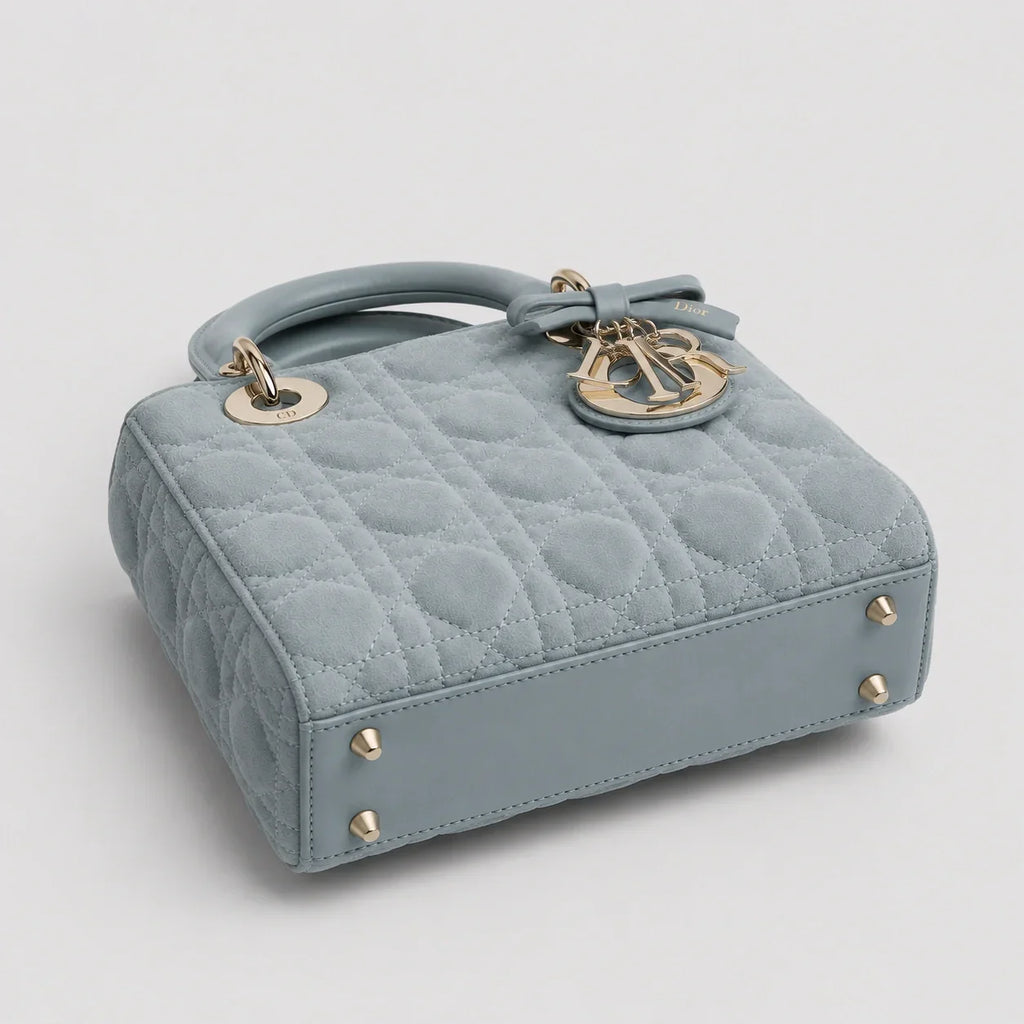 Lady Dior Cannage Veloursleder Himmelblau — Beschläge Detailansicht | Luren Authentisch