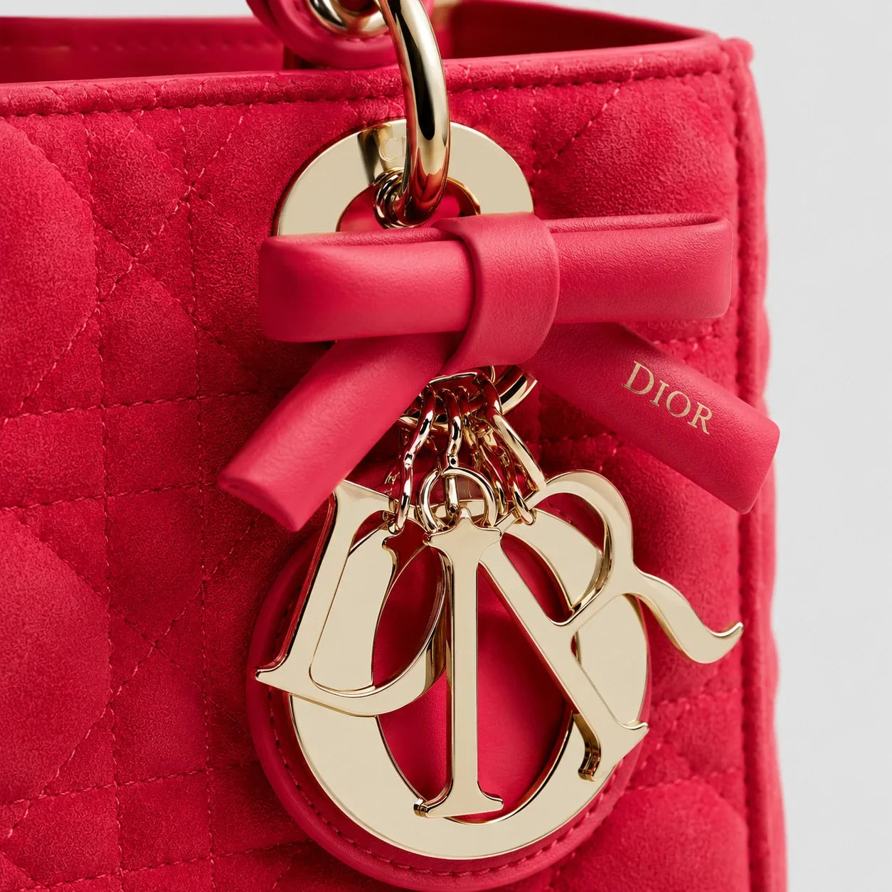 Lady Dior Cannage Veloursleder Rose Peony — Henkel und Trageriemen | Luren Authentisch